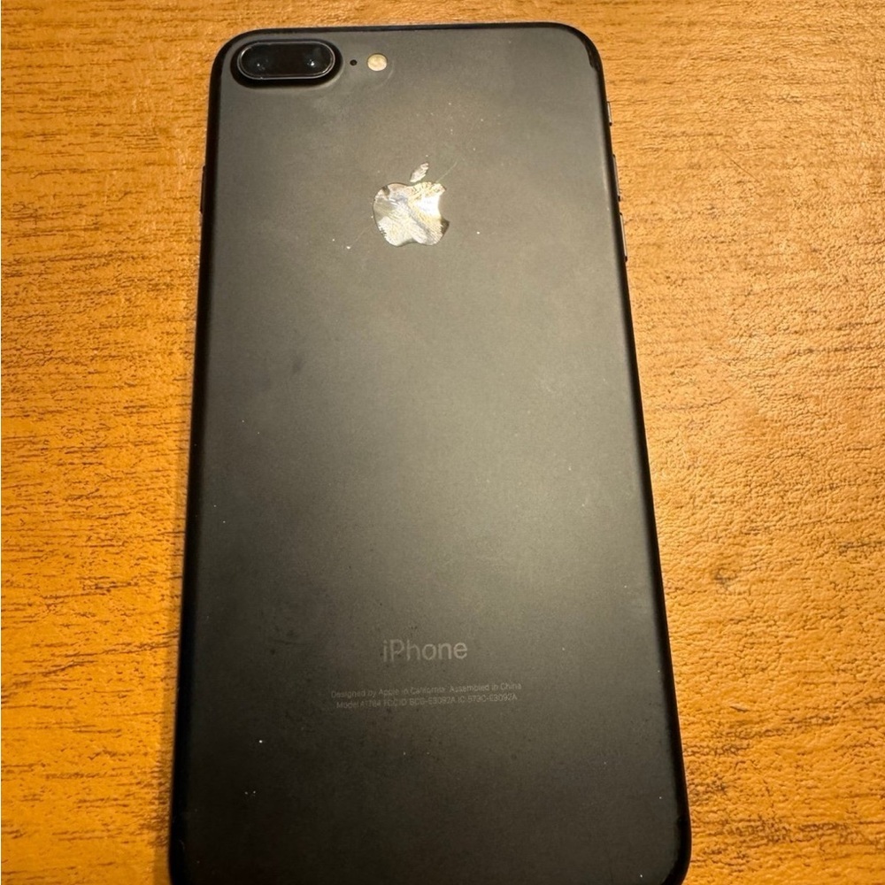 iPhone 7 Plus - Picture 2 of 2